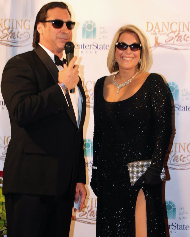 Past winner Bobby Guttridge interviews Mary Beth McDonald on the Red Carpet