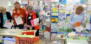 Volunteers judge contest entries