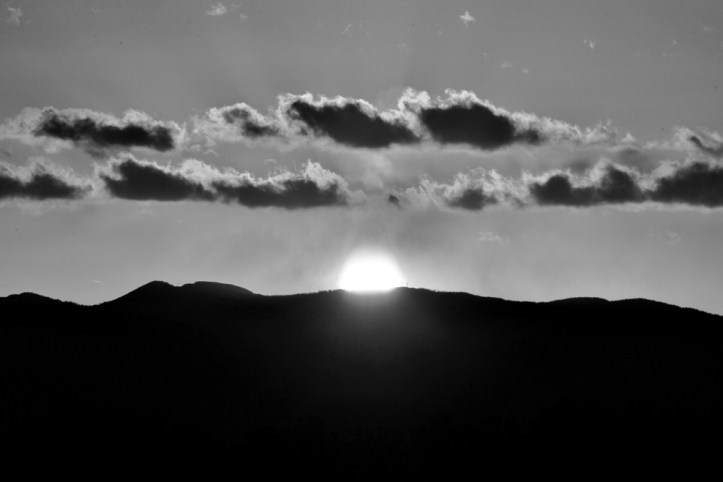santafesunrise_050815_bw